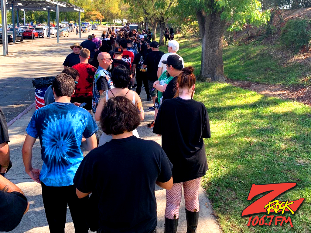 Boris waits in the shuttle line......for a LONG time at Aftershock 2022 in Sacramento Californian for 106.7 Z-Rock